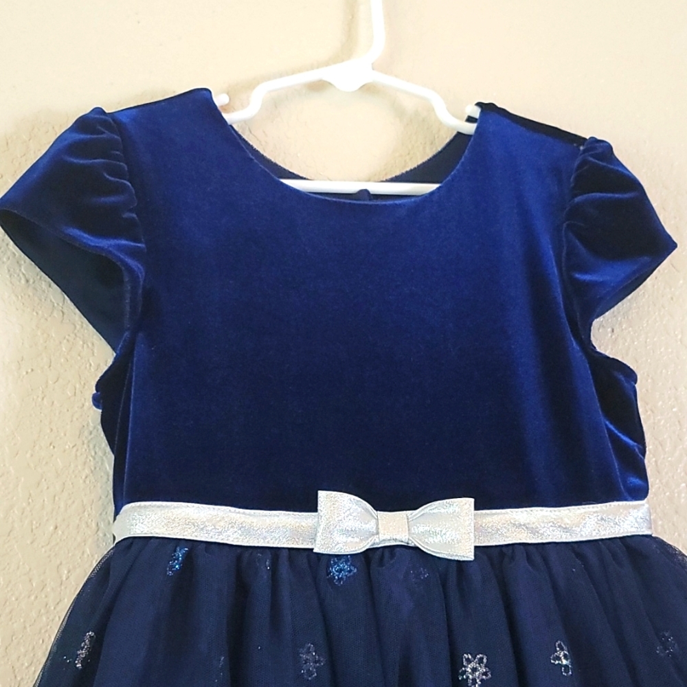 Girl's Dress - Picture 2 of 6
